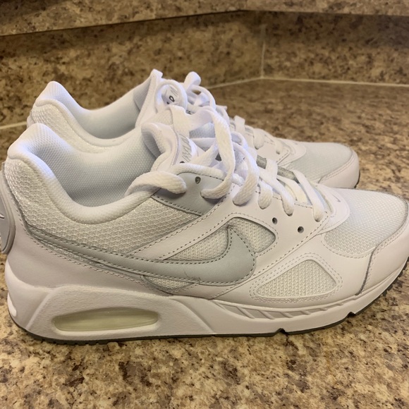 Nike Shoes - Nike Air Max (Womens)